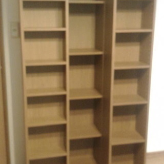 スライド式本棚の画像