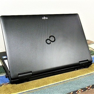 💗良品/15.6型液晶パネル/高性能🆙i5/光速☆彡新品✨SSD128GB保証付き/MS Office 2016📒✎/快適♬メモリ4GB/DVDSマルチ💿/すぐ使えるWindows10 メディア作成ツール付💿/すぐ繋がるWi-Fi📶/10キー付きKB/FUJITSU LIFEBOOK の画像
