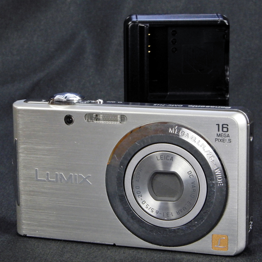 パナソニック デジタルカメラ LUMIX FH5 1610万画素 シルバー  Used
