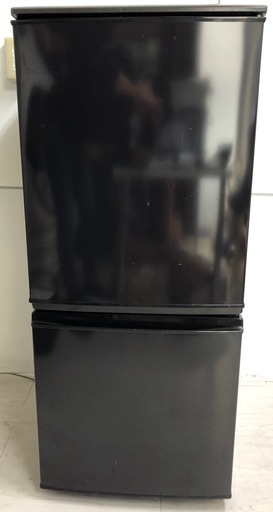 【美品】SHARP 137L 冷蔵庫 どっちも付替えドア SJ-14T 2011年製 人気機種