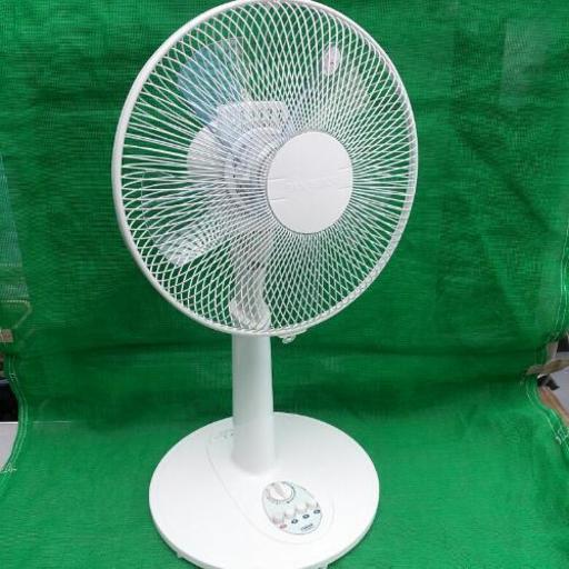 2011年製　扇風機　 　幅35　　奥行34　　高さ68　 （ｃｍ）