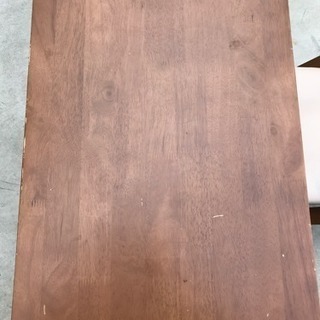 折りたたみテーブルとイスのセットの画像