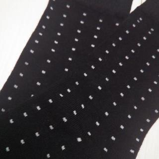 3COINS/ドット柄ソックス_ブラックの画像