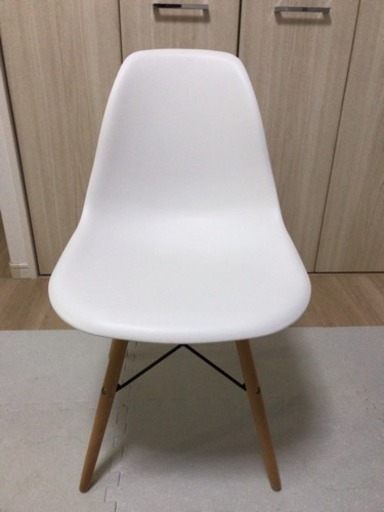 イームズチェア  ダイニングチェア  【1脚1,500×4脚＝6,000円】
