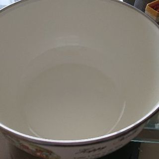 蓋付きの器の画像
