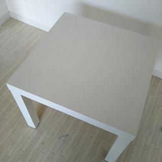 小さめテーブルの画像