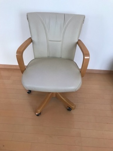 高さが調整出来るダイニングチェア中古
