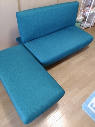 値引きしました！オシャレなソファでゆったりできます＊背もたれ部位はフラットにもできます。