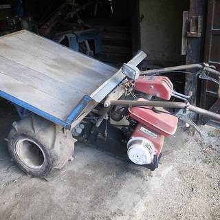 エンジン付き運搬車　（バインダー改造品）