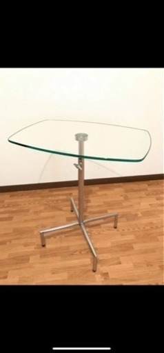 【値下げしました！】ガラス サイドテーブル 高さ調節可能