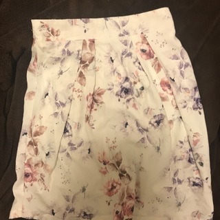 【着用1回】花柄スカート
