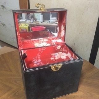 3段手提げ式小物入れの画像