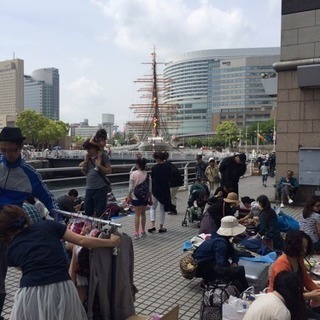 一緒にフリーマーケットに参加しませんか？今週の日曜日は晴れて暖か...