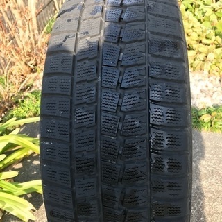スタッドレスタイヤの画像