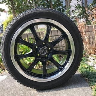 スタッドレスタイヤの画像