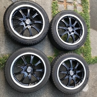 スタッドレスタイヤの画像