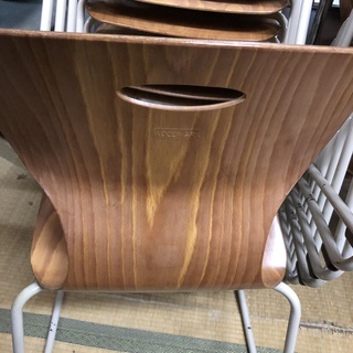 木製スタッキングチェア AICHIアイチ Aipag PAG703-JC 中古　１脚の値段　在庫は４０脚の画像