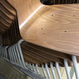 木製スタッキングチェア AICHIアイチ Aipag PAG703-JC 中古　１脚の値段　在庫は４０脚の画像