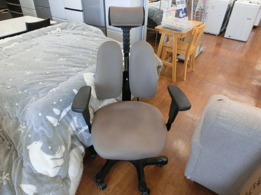 オフィスチェア（人間工学チェア）　ＤＵＯＲＥＳＴ　【トレファク上尾店】