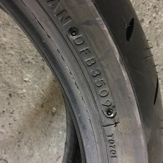 バイク用タイヤ