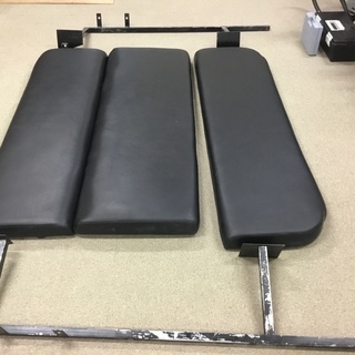 【引き取り先が決まりました】２００系ハイエース用リクライニング付...