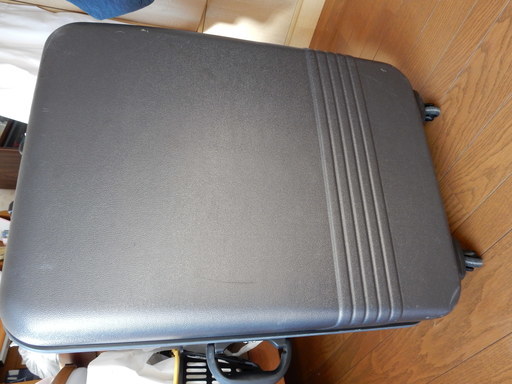 スーツケース