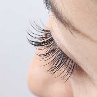 熊谷駅マツエクモデル少人数急募！子連れok − 埼玉県