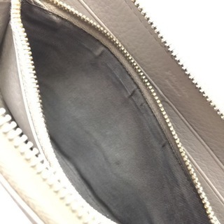 プラダ ベージュレザーラウンドファスナー 長財布 ジッピーウォレットの画像