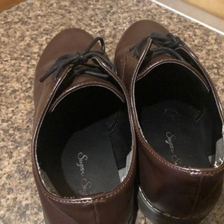 茶色 ローファーの画像