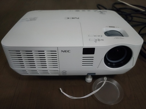 NEC V260 プロジェクター (中古)