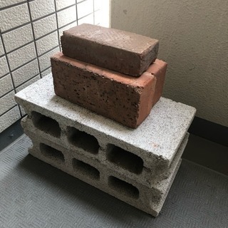 ブロックとレンガ