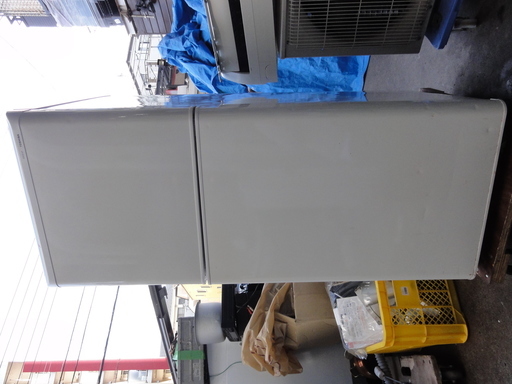 南１２８　東芝　冷蔵庫　２ドア　１３７Ｌ　ＧＲ－E１４Ｔ