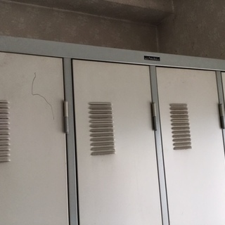 4人用　スチールロッカーの画像
