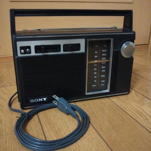 レトロなラジオ  SONY型番不明