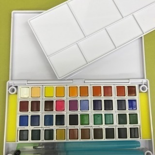 半額 固形水彩絵の具40色セット 入学祝い、お見舞いにどうぞ