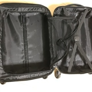 スーツケース  迷彩柄の画像