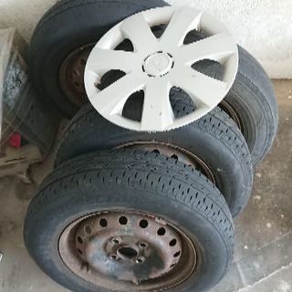 タイヤ4つ