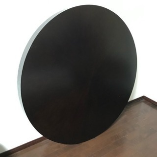 丸テーブルと椅子4脚