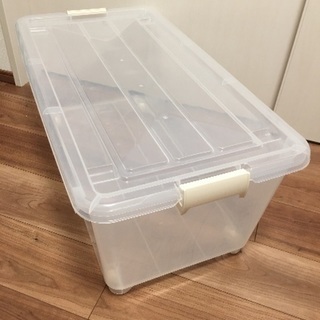 押入れケース ヒビ割れあり