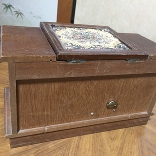 アクセサリー入れ の画像