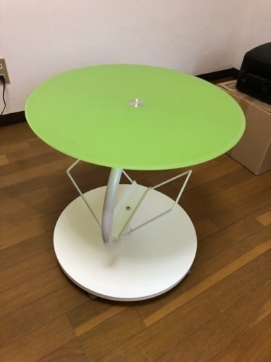 サイドテーブル