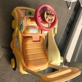 【無料】アンパンマン 乗用玩具 足けり式 足こぎ式