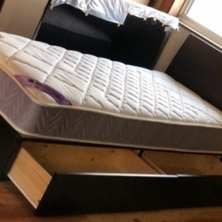 エレガントなデザインなコンパクトセミシングルベッドマットレスセット🚛配達できます🚛の画像