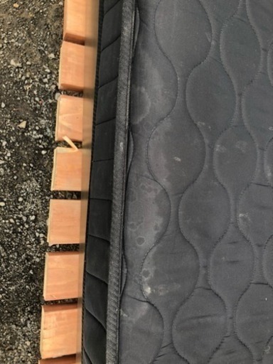 ダブルベッドフレーム＋マットレスおまけ