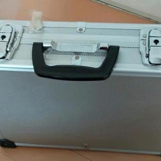 アルミニウムケース