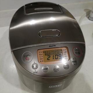 値下げしました。SANYO　炊飯器5.5合炊きです！