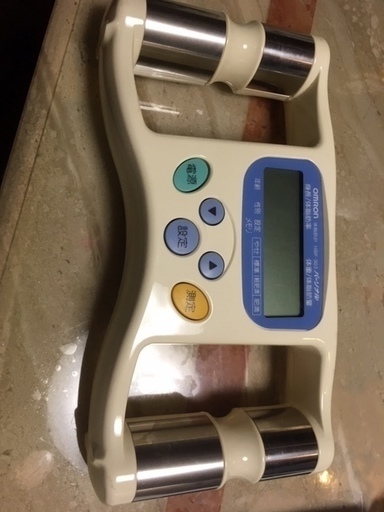 オムロン　体脂肪計　オムロンパーソナルHBF-303