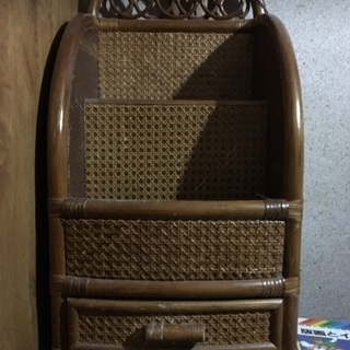 レトロな本や小物入れ