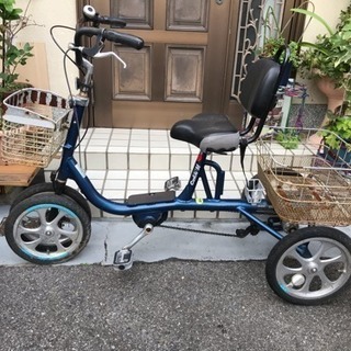 自転車 ４輪車 (杖ホルダー付き)の画像