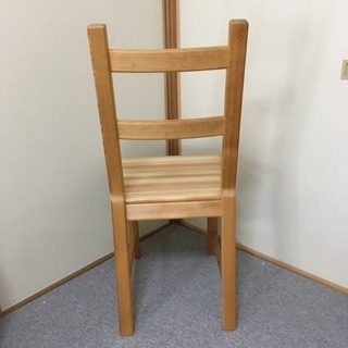 IKEA 無垢材ダイニングチェア （IVAR）の画像